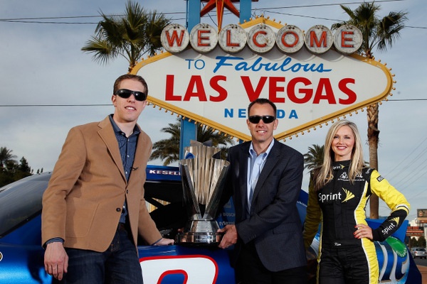 Hey, where are the dancing women? @keselowski is still awaiting....