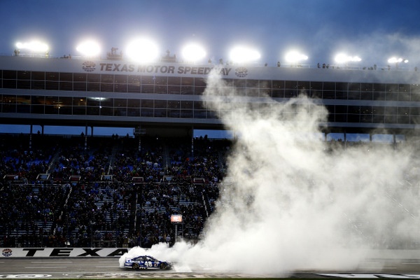 Wow! When Jimmie Johnson wants to make a statement, he makes it loud and clear: winning the Texas 500 decisively